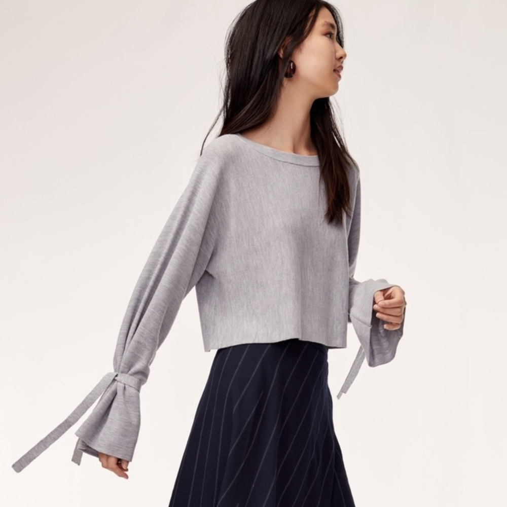 ✨Host Pick✨ Aritzia Wilfred Tie Sleeve Lightweight Knit Sweater